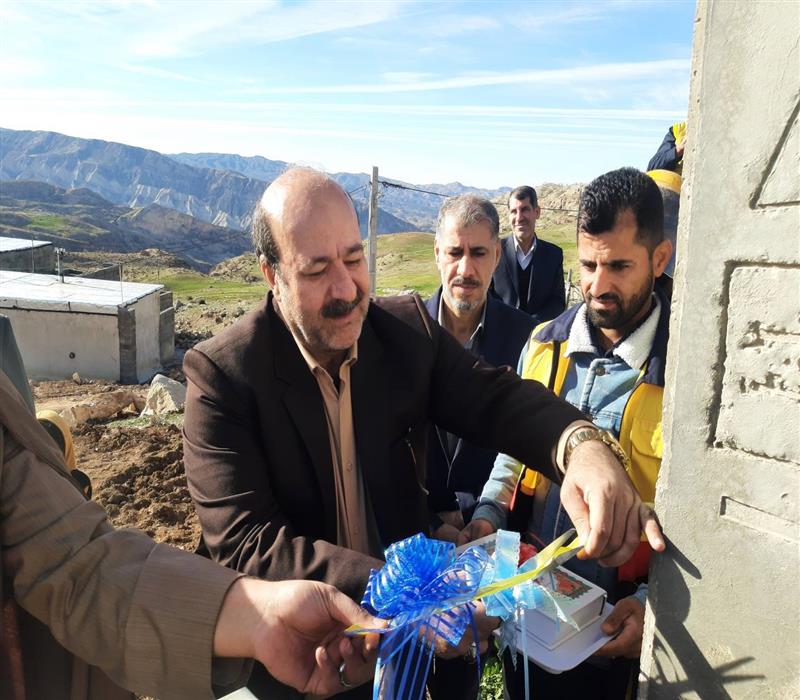 افتتاح و کلنگ زنی پروژه توزیع برق شهرستان ملکشاهی